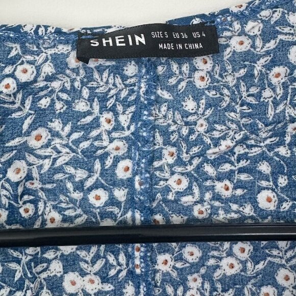 Tie Front Ditsy Floral Top - Size: Small - Picture 3 of 5